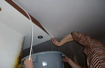 таван Padding - как да дръпнем окачения таван с ръцете си