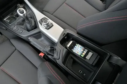 Как да се свържете вашия iphone с ръководството на автомобил