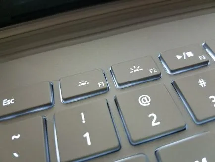 Cum de a face mai luminos ecran pe laptop, care ce în cazul în care