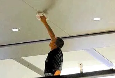 Cum de a elimina vopsea latex din tavan cu pas cu pas mâinile sale video și instrucțiuni foto