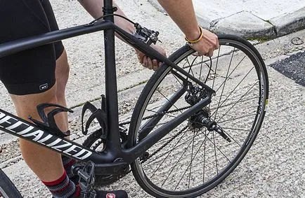 Hogyan cserélje ki a gumiabroncsot a kerékpár