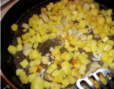 Картофена яхния, приготвена в пещ в монашеско