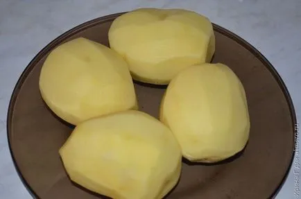 Burgonya, sült sajttal és hagymával