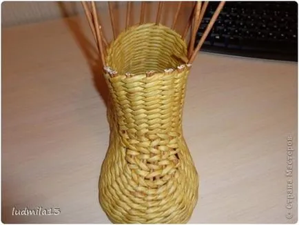 vase papucul din tuburi de ziar