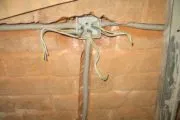 cablu de montare pe perete fără metode de foraj