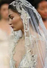 rochii de mireasa religioase Claire Pettibone