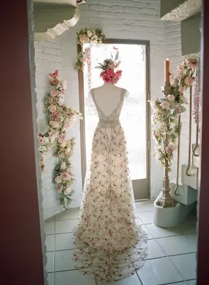 Религиозни сватбени рокли Claire Pettibone