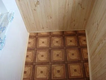 Linoleum în balcon pe podea de stabilire mâinile lor și modul de a alege