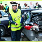 Trebuie să sun poliția rutieră, la un accident de mică adâncime