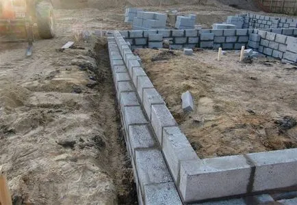 Caracteristici de construcție și de izolare de case particulare din blocuri de beton cu agregate ușoare