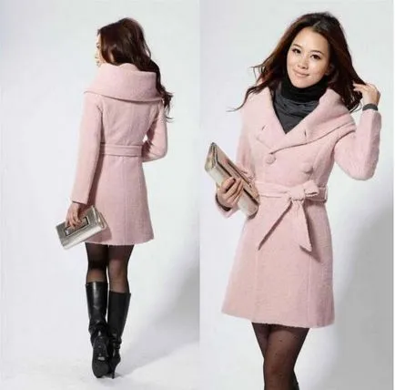 Coat model de sex feminin