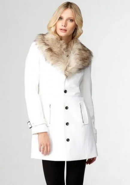 Coat model de sex feminin