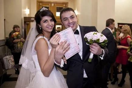 Jelentenek esküvői fotók az anyakönyvi hivatal