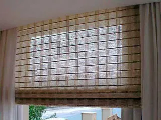 Щори от бамбук сламки на прозорците