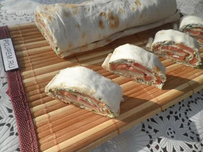 Tekercset lavash füstölt lazac - lépésről lépésre recept, hogyan kell főzni fotókkal