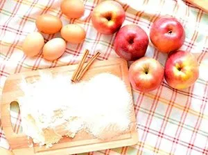 Charlotte almával - recept lépésről lépésre fotók