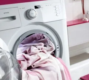Измийте завеси като нишка да се измие завеси с отвори в пералната машина