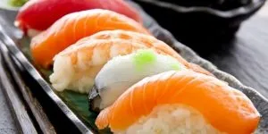 Sushi - hogyan nem mérgezik a népszerű étel, és hogy lehetséges-e, hogy lefogy a Rollo