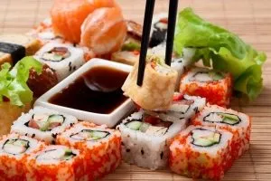 Sushi - hogyan nem mérgezik a népszerű étel, és hogy lehetséges-e, hogy lefogy a Rollo