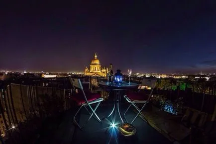 Numirea pe acoperișul București, o cină la lumina lumânărilor romantică