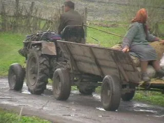 Различни домашно приготвени трактори