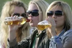 Вреда бира ефект на бира на мъже, жени, тийнейджъри