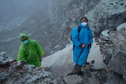 kava vulcan Ijen pe insula Java - lavă albastru de iad