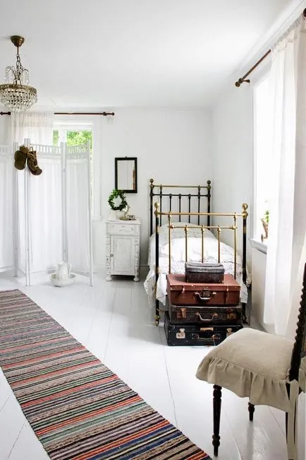 Kötött szőnyegek a házban emeleti fürdőszoba és WC-vel, gyermek, szép és eredeti otthona