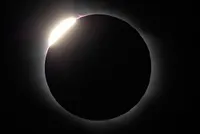 Eclipse arata ca o eclipsa totala de soare, o eclipsă totală