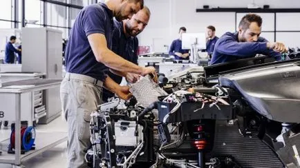 9 új tények termelési Bugatti Chiron