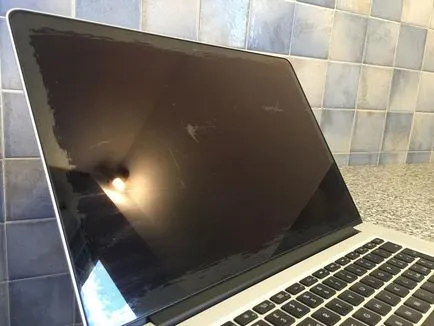 Apple a recunoscut problema cu desprinderea anti-reflexie de acoperire pro display-uri MacBook - știri din lume