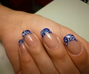Синя риза - оригинален начин да декорирате ноктите си