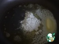 Clătite cu carne de pui în sos de brânză