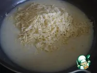 Clătite cu carne de pui în sos de brânză