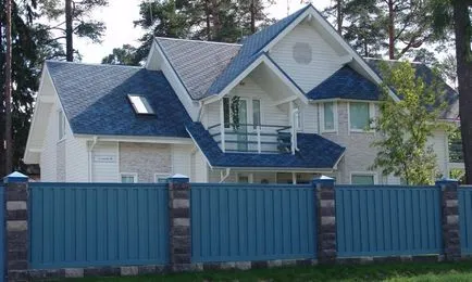 A szín a tető és a ház