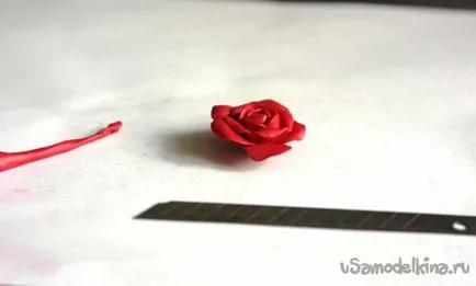 Virág nyaklánc műanyag a drót