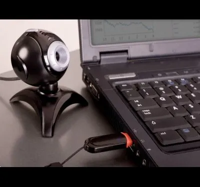 Hogyan kell beállítani a beépített mikrofon a webkamera