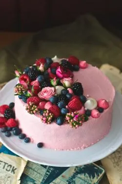 Cum de a decora un tort de fructe la domiciliu