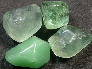 Jade piatră în semnul zodiacal, caracteristici, interesat în