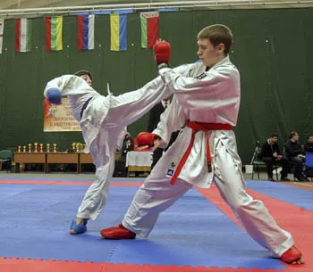 Karate Kyokushin - formare la domiciliu sau în sala de gimnastică