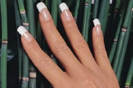 Модерни нокти гел срещу акрилни, красиви нокти - допълнение към вашия имидж
