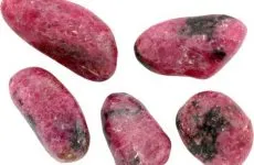 Кварцов камък и неговите свойства, които се интересуват в знак на зодиака, а стойността на цвят