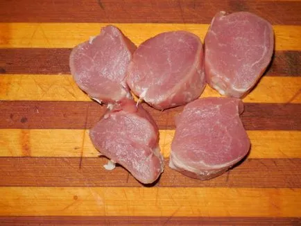 Medalioane de carne de porc - cum să gătească medalioane carne de porc în multivarka, pas cu pas reteta fotografii