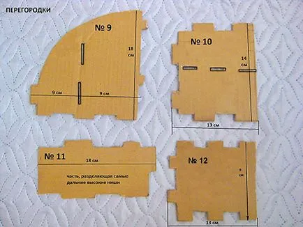 Mini piept de sertare din carton cu note mâinile lor, femei