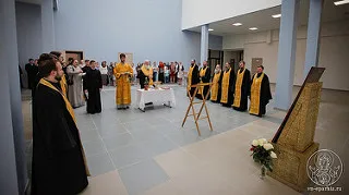 Metropolitan oroszlán iskolai megszentelődés „Ivushka” iskola - ez a második otthona, és a tanárok és a diákok