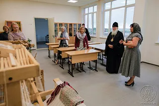 Metropolitan oroszlán iskolai megszentelődés „Ivushka” iskola - ez a második otthona, és a tanárok és a diákok