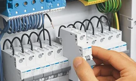 Instalarea și repararea electricieni în apartament