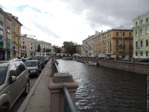 Quay Griboyedov Canal terasamentelor si poduri Ghidul Bucurestiului