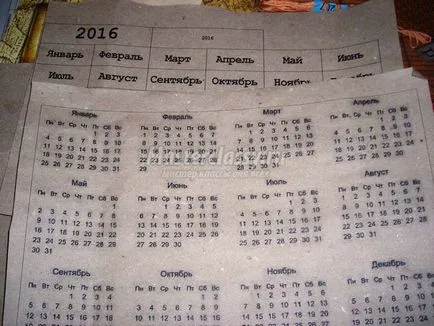 Bărbat desktop-calendar-house