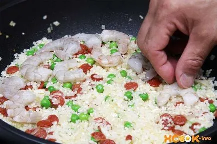 Paella garnélarák és chorizo ​​- recept fotókkal főzés